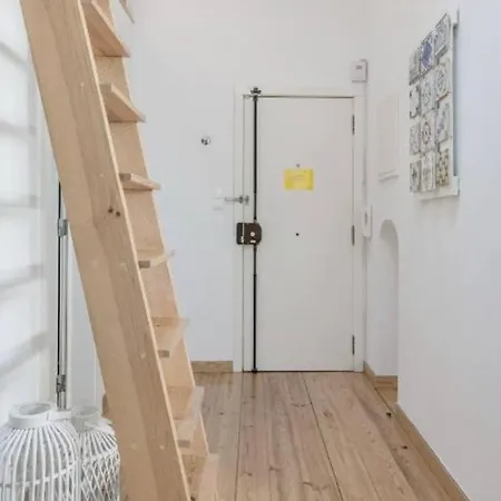Skylight Mouraria Loft Lisbona